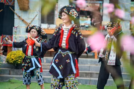 Dao Tien people’s traditional attire in Thanh Hoa province