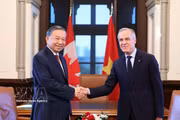 Top Vietnamese leader holds talks with Canadian Prime Minister Mark Carney