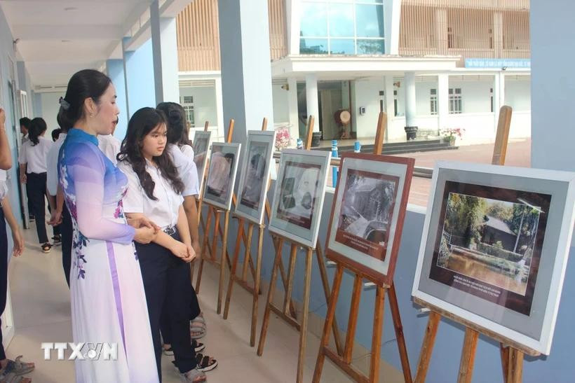 The exhibition in Binh Thuan province highlights the life and career of President Ho Chi Minh. (Photo: VNA)