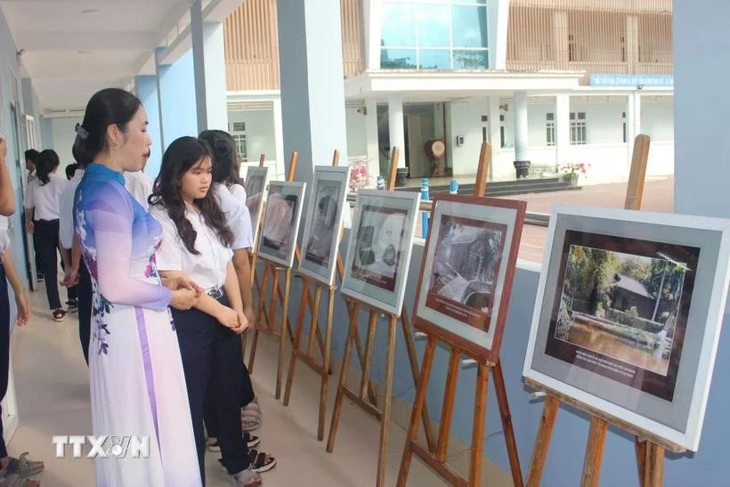 The exhibition in Binh Thuan province highlights the life and career of President Ho Chi Minh. (Photo: VNA)