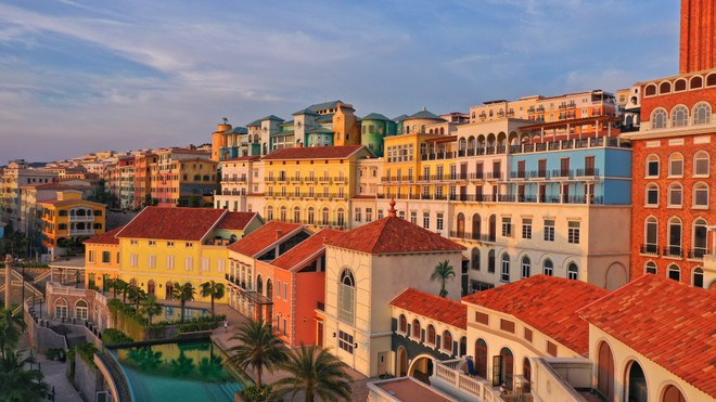 Sunset town is a renowned destination in Phu Quoc city. (Photo: Sun Group)