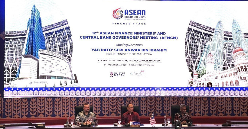At 12th ASEAN Finance Ministers' and Central Bank Governors' Meeting (AFMGM) in Kuala Lumpur (Photo: VNA)