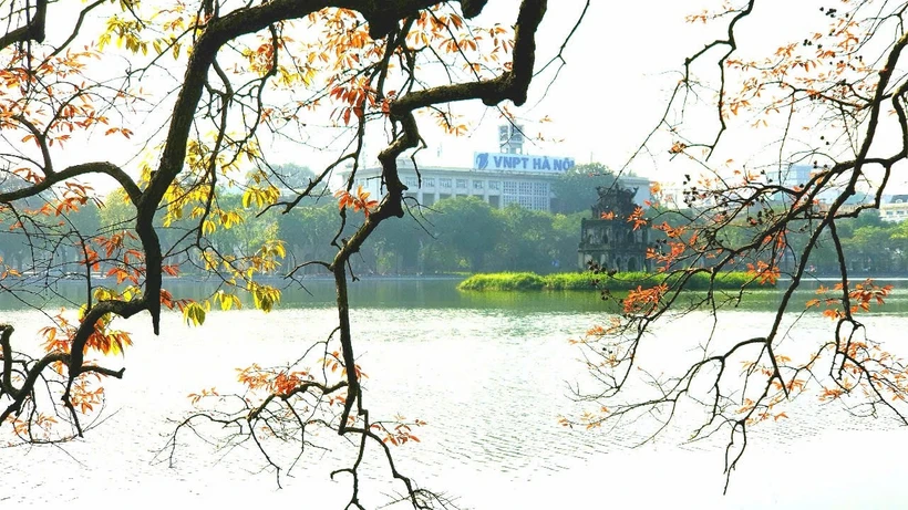 The capital city of Hanoi's iconic Hoan Kiem Lake (Photo: Hanoimoi.vn)