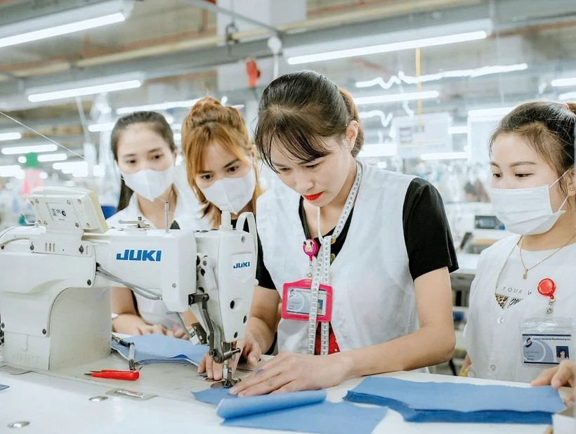 Vietnam secures a place among the world's top 15 developing nations in terms of FDI attraction. (Photo: thoibaotaichinhvietnam.vn)