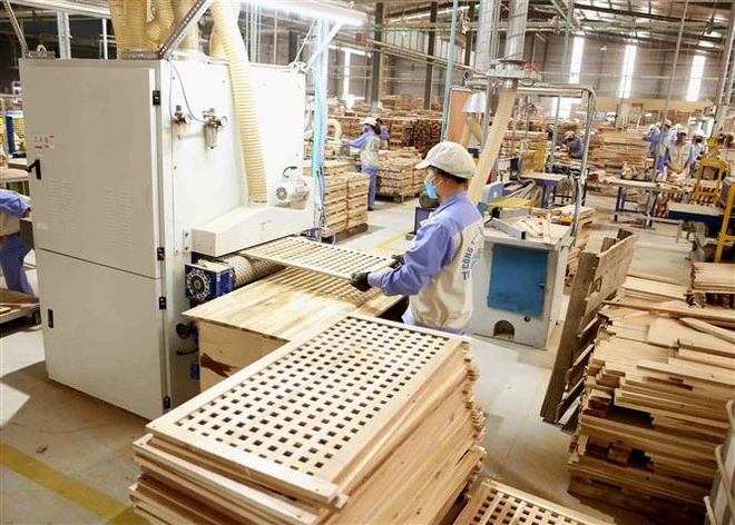 The woodworking industry will strive to achieve the export target of 18 billion USD for this year. (Photo: VNA)