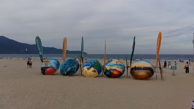 The creative space is being set up at East Sea Park in Da Nang city. Local people, tourists and kids can participate in the event to express their memories about Da Nang city over the past 50 years. (Photo: VNA)