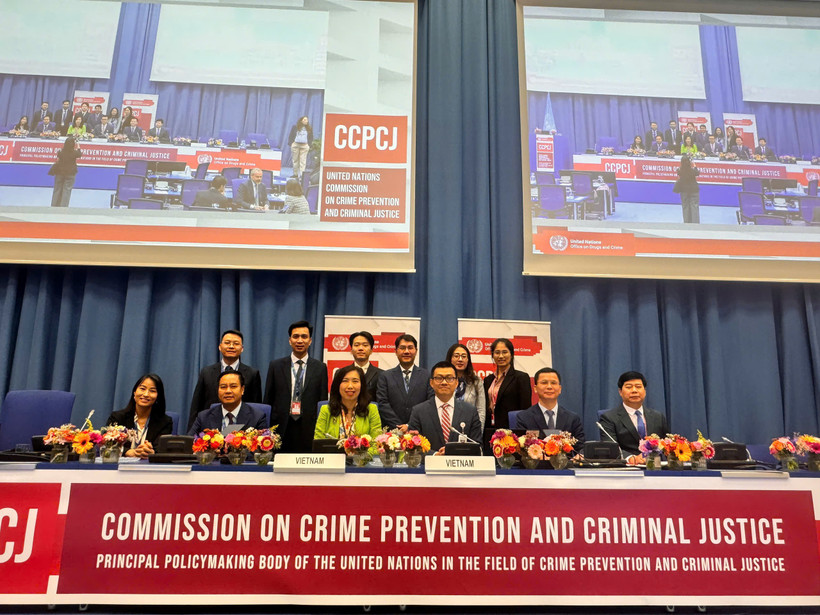 The Vietnamese delegation at the 34th session of the United Nations Commission on Crime Prevention and Criminal Justice in Vienna, Austria, on May 19 (Photo: VNA)