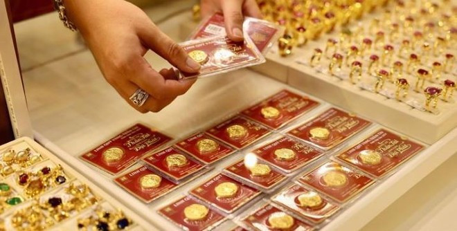 Vietnam is considering the establishment of a gold exchange to ensure market stability. (Photo: VNA)