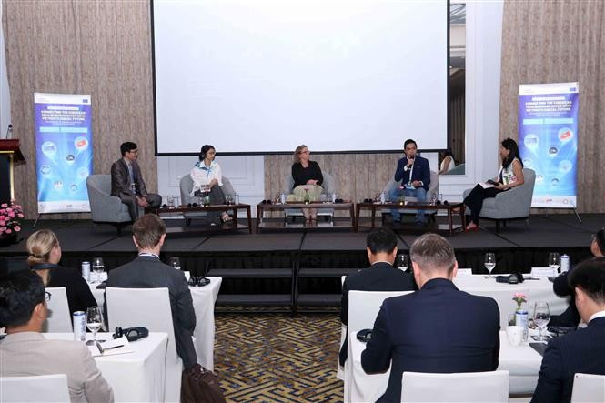 The plenary session of the international forum “Connecting the Europrean Tech Business Offer with Vietnam’s Digital Future” (Photo: VNA)