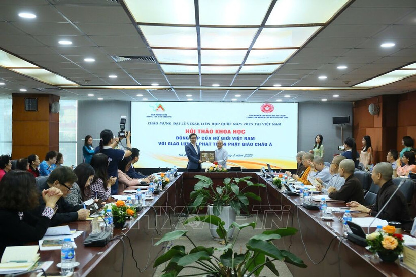 At the seminar on April 4 to discuss contributions of Vietnamese women to the exchange and development of Buddhism in Asia. (Photo: VNA)