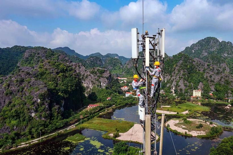 With its superior long-range transmission, the B2-B2' block of the 700 MHz band will provide broad and effective coverage to rural, mountainous and remote areas. (Photo: Viettel)