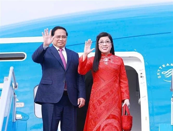 Prime Minister Pham Minh Chinh and his spouse Le Thi Bich Tran depart Hanoi on January 15 afternoon for official visits to Poland and the Czech Republic, attendance at the 55th World Economic Forum (WEF) Annual Meeting in Davos and bilateral meetings in Switzerland. (Photo: VNA)