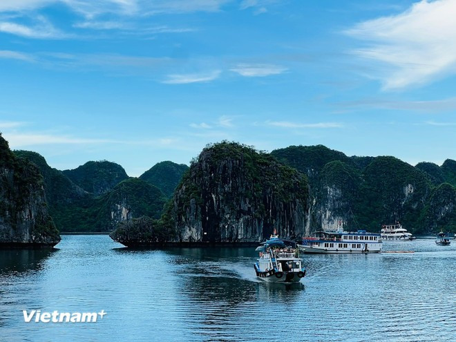 An early warning system will be installed in Ha Long Bay. (Photo: VNA)