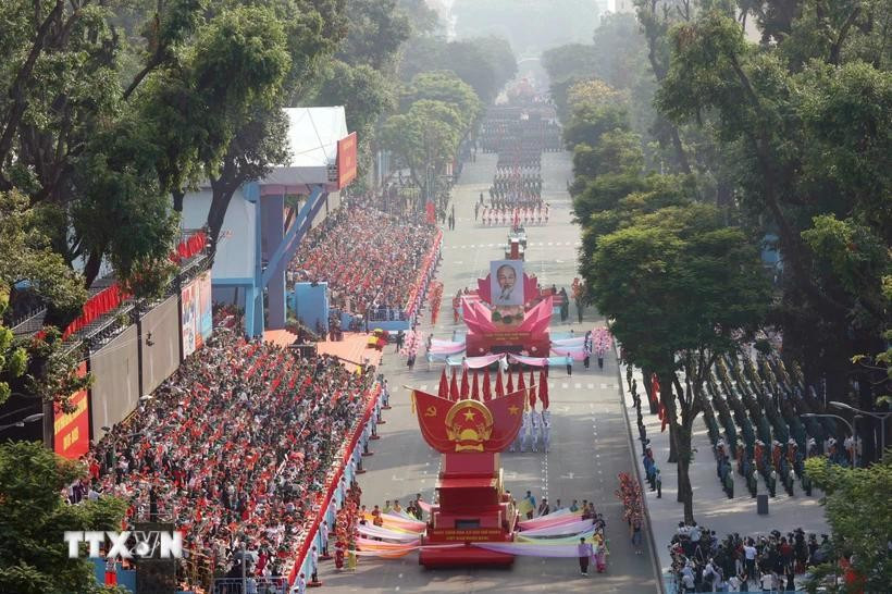The grand military parade marking the 50th anniversary of the liberation of the South and national reunification. (Photo: VNA)
