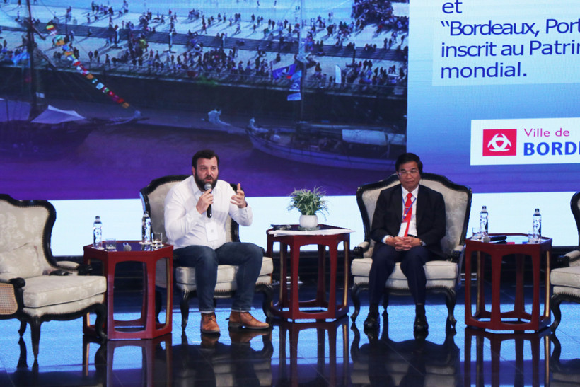 Experts at the conference on "Heritage and Sustainable Tourism" held on April 27 (Photo: VNA)