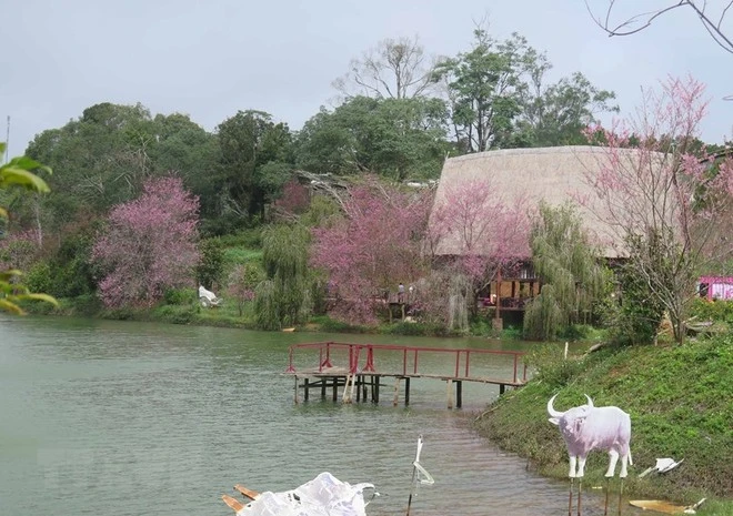 Dak Ke lake - a popular tourism destination in Mang Den town (Photo: VNA)