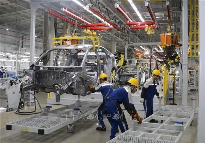 The assembly line of Huyndai Thanh Cong Vietnam factory (Photo: VNA)