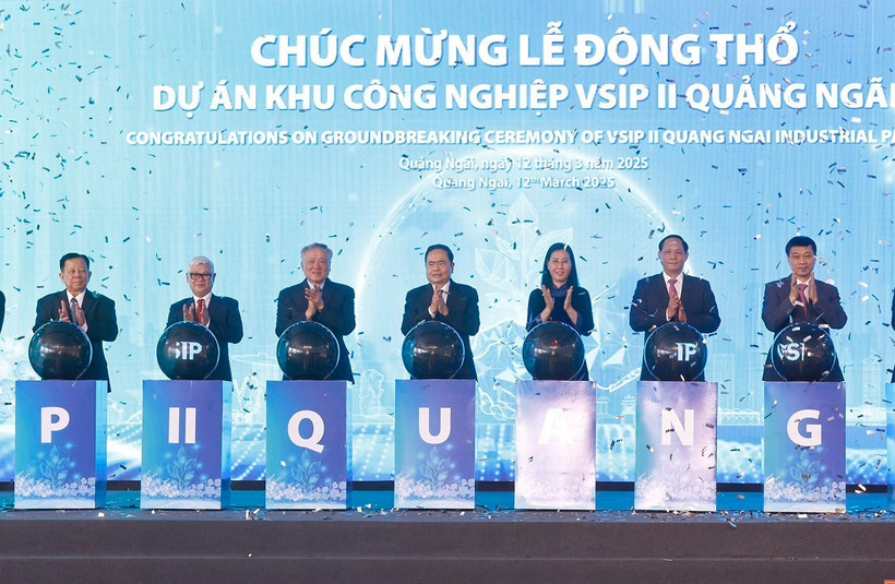 At the groundbreaking ceremony for the Vietnam – Singapore Industrial Park II (VSIP II) Quang Ngai infrastructure development project in Binh Son district on March 12. (Photo: VNA)