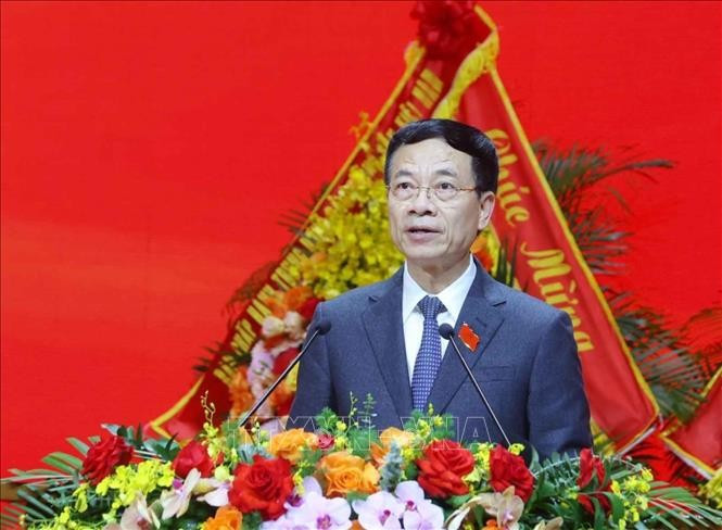 Minister of Science and Technology Nguyen Manh Hung, a member of the Party Central Committee, a member of the Government’s Party Committee, and Secretary of the Party Committee of the Ministry of Science and Technology delivers a presentation at the congress on October 13. (Photo: VNA)