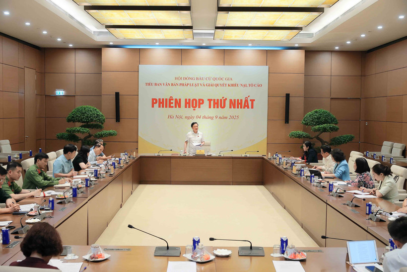 At the first meeting of the subcommittee for legal documents and resolution of complaints in Hanoi on September 4 (Photo: VNA)