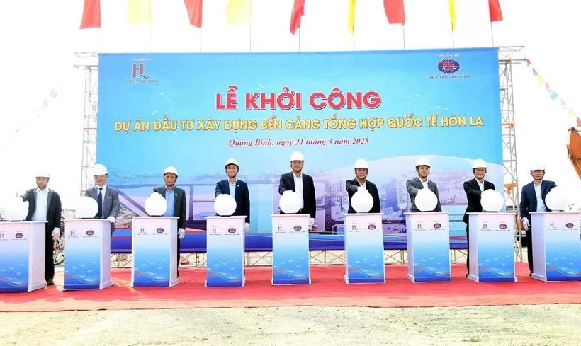 The ground-breaking ceremony for the Hon La International Port on March 21 (Photo: VNA)