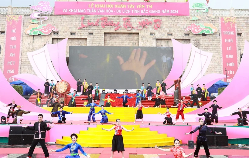 At the opening ceremony of the Bac Giang Culture - Tourism Week in 2024 (Photo: baobacgiang.vn)