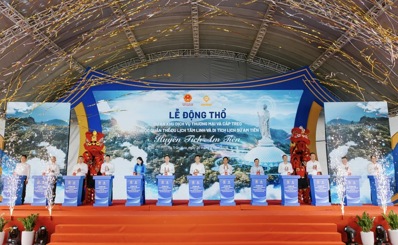 At the groundbreaking ceremony for the spiritual and historical tourism complex project - Legend of Am Tien (Photo: VNA)