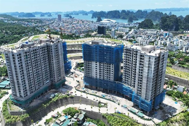 A housing project in Ha Long city. The construction ministry is advancing a plan to reduce administrative procedures for projects that have already secured 1/500 detailed planning approval. (Photo: xaydung.gov.vn)