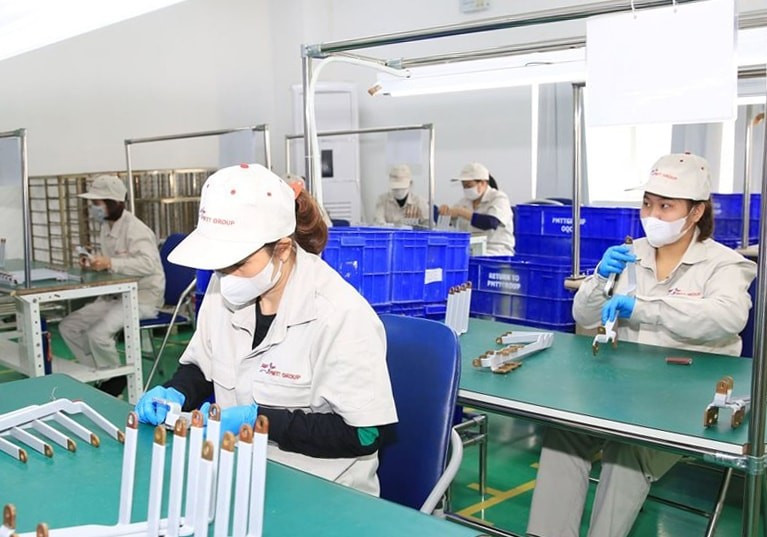 The Government's new policies create new development opportunities for the supporting industries. (Photo: Hanoimoi.vn)