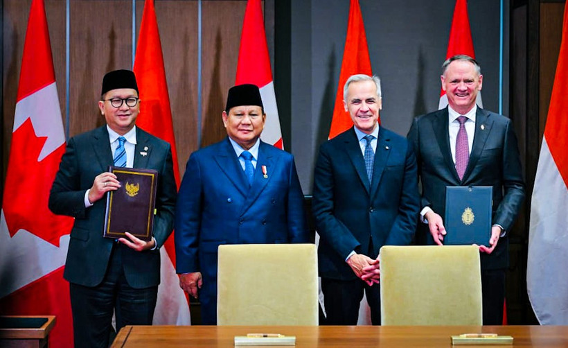 President Prabowo Subianto and Prime Minister of Canada Mark Carney witness the signing of Memorandum of Understanding between Indonesia and Canada, at the West Block, Parliament Hill, Ottawa, Canada, on Wednesday (09/24). (Photo: BPMI of Presidential Secretariat)
