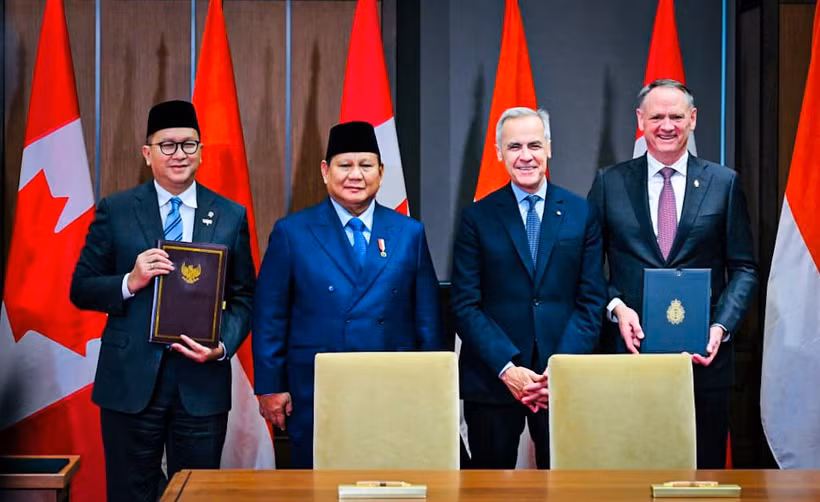 President Prabowo Subianto and Prime Minister of Canada Mark Carney witness the signing of Memorandum of Understanding between Indonesia and Canada, at the West Block, Parliament Hill, Ottawa, Canada, on Wednesday (09/24). (Photo: BPMI of Presidential Secretariat)