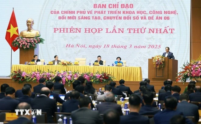 Prime Minister Pham Minh Chinh speaks at the first meeting of the Government steering committee for the development of science, technology, innovation and digital transformation, and Project No. 06 on March 18. (Photo: VNA)