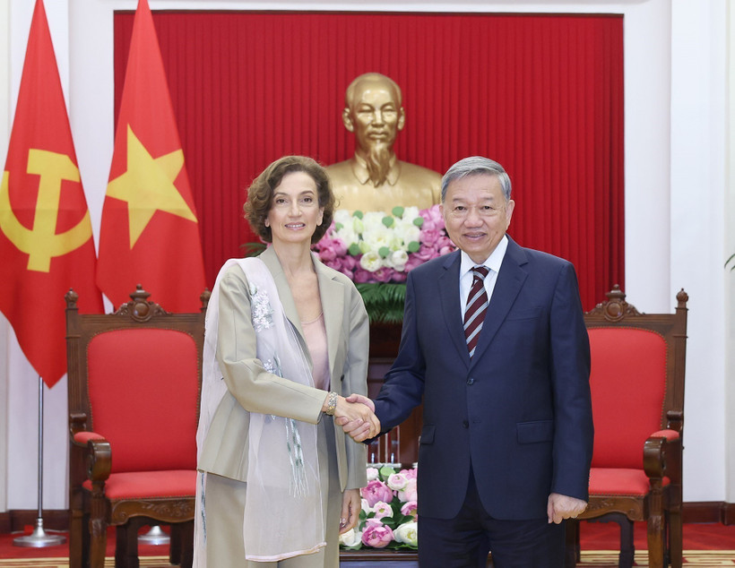 Party General Secretary To Lam (R) receives UNESCO Director-General Audrey Azoulay in Hanoi on June 27. (Photo: VNA)