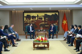 PM Pham Minh Chinh hosts UK Ambassador
