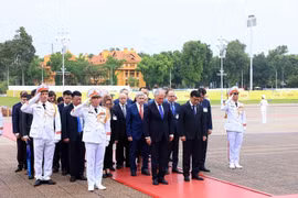 Russian State Duma Chairman pays tribute to President Ho Chi Minh