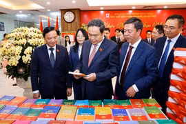 Top legislator calls for stronger reform in communications on political, legal publications
