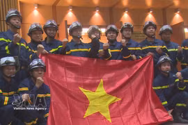 124 Vietnamese officers depart for earthquake relief mission in Venezuela