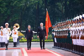 Vietnamese Prime Minister chairs official welcome ceremony for Slovak counterpart