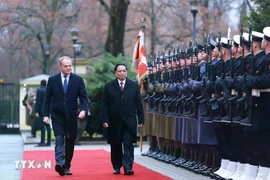 Welcome ceremony held for Vietnamese PM in Warsaw