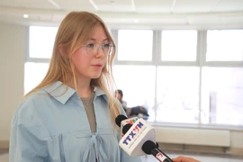 Russian youth drawn to Vietnamese translation contest