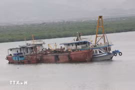 35 dead, four still missing after tourist boat capsizes in Ha Long Bay