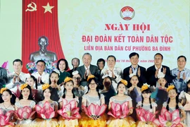 Leaders join great national unity festival in Hanoi