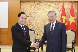 Vietnam strongly supports Laos’s national development: Party chief