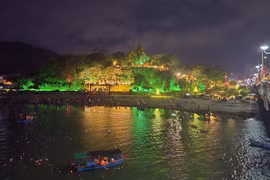 Khanh Hoa shines with vibrant 2025 Ponagar Tower Festival