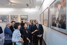 Photo exhibition opens to mark 50 years of Vietnam-Thailand relations