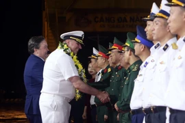 US naval ships dock in Da Nang for friendly visit