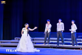 World-class opera stars perform in Hanoi