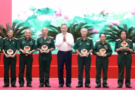 Party chief expresses gratitude to millions of ex-revolutionaries, war heroes