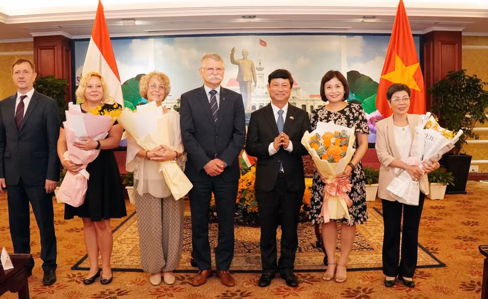 hungary-na-speaker-hcm-city-1.jpg