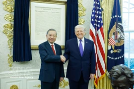 Party General Secretary To Lam meets US President Donald Trump at the White House on February 20 morning (Photo: VNA)